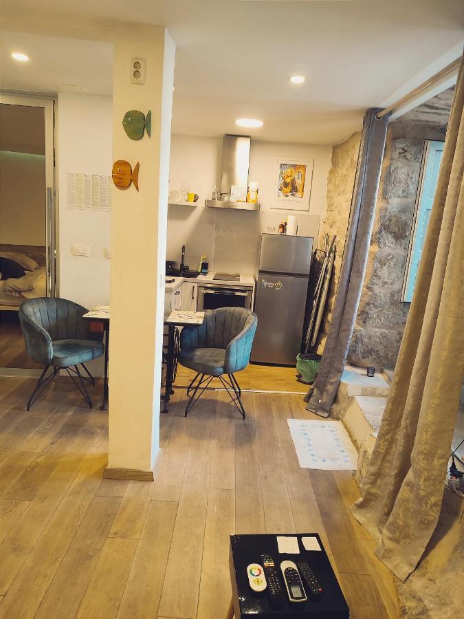 Studio Apartman Fondo 斯普利特 外观 照片