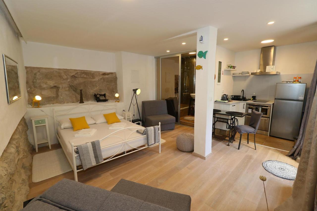 Studio Apartman Fondo 斯普利特 外观 照片