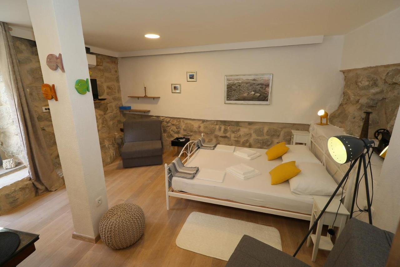 Studio Apartman Fondo 斯普利特 外观 照片